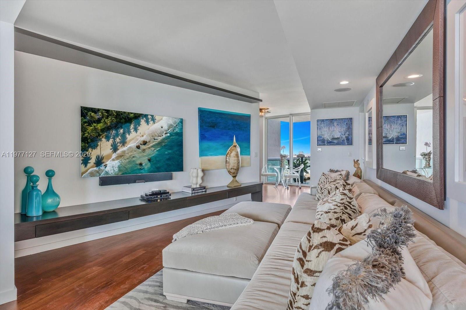 1000 S Pointe Dr #1503, Miami Beach FL 33139
