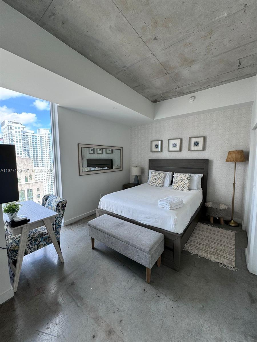 151 SE 1st St #2406, Miami FL 33131
