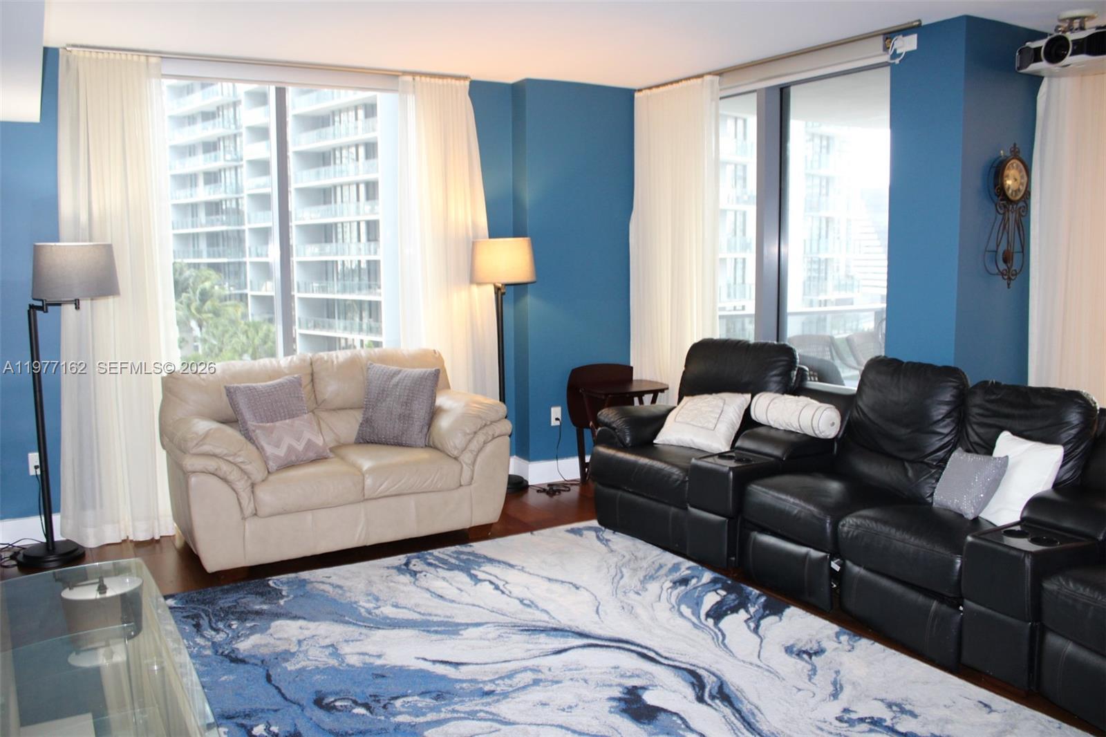 31 SE 6th St #1801, Miami FL 33131