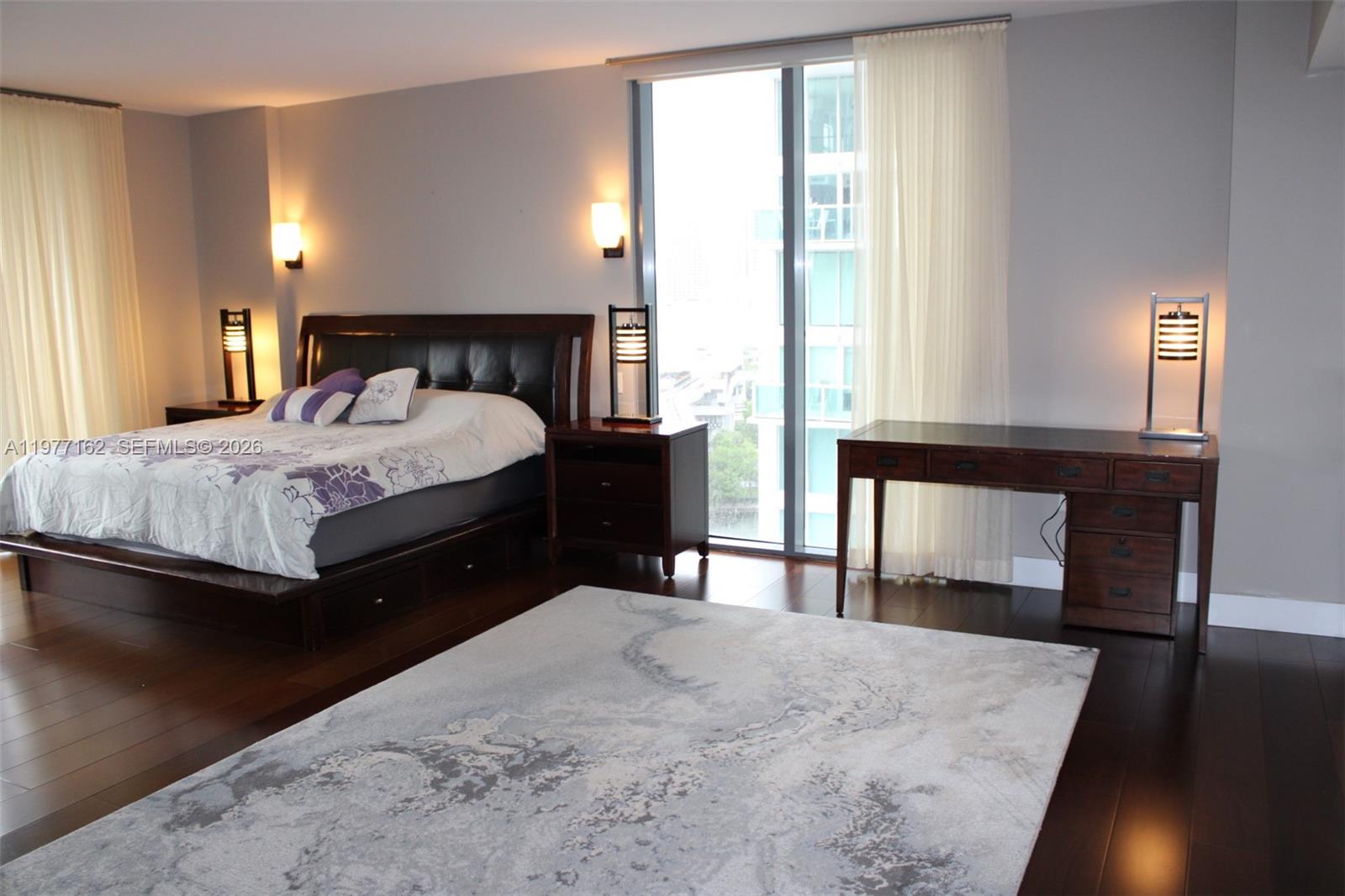 31 SE 6th St #1801, Miami FL 33131