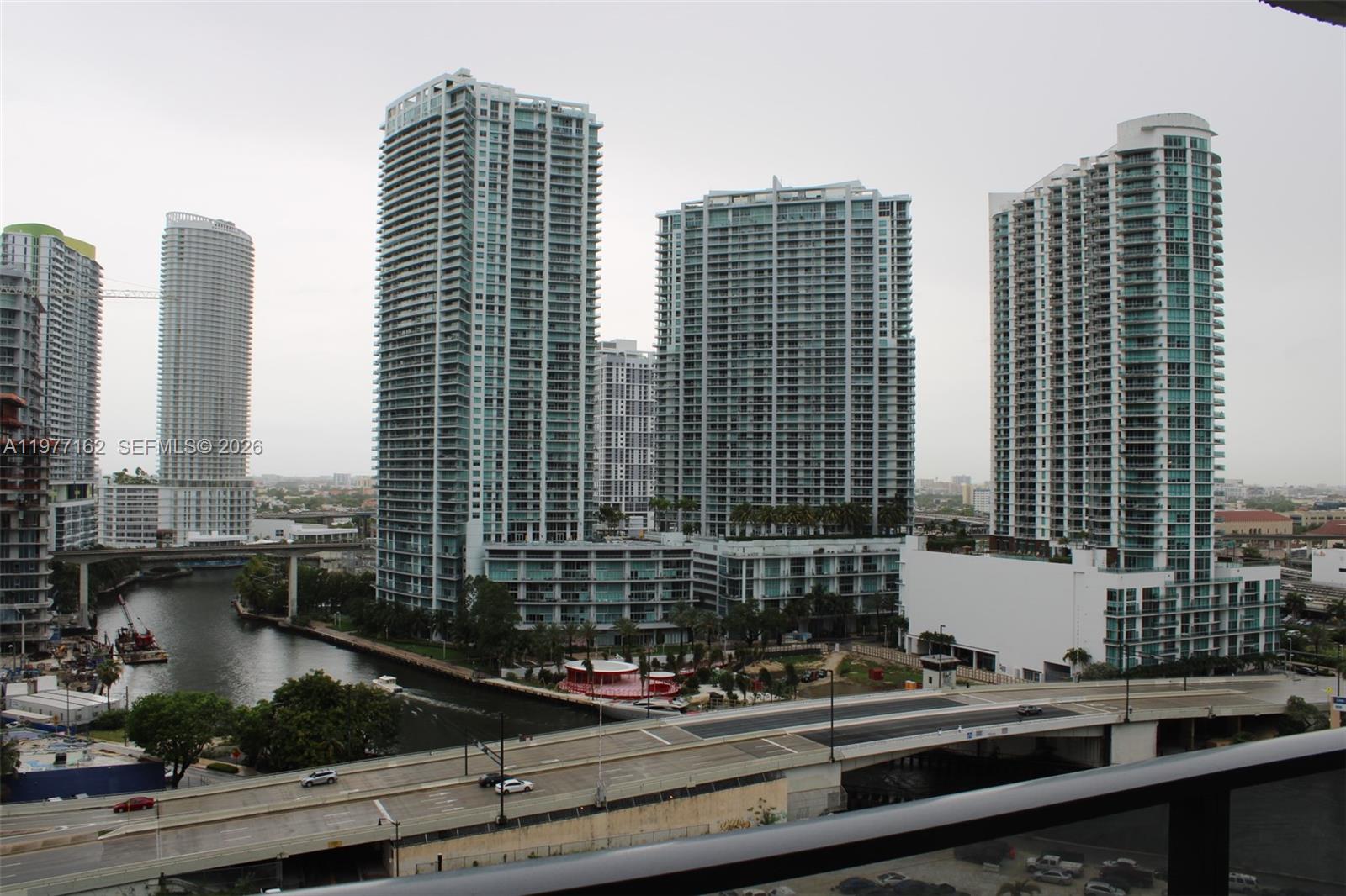 31 SE 6th St #1801, Miami FL 33131