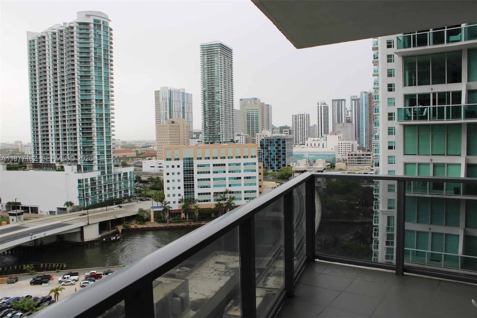 31 SE 6th St #1801, Miami FL 33131