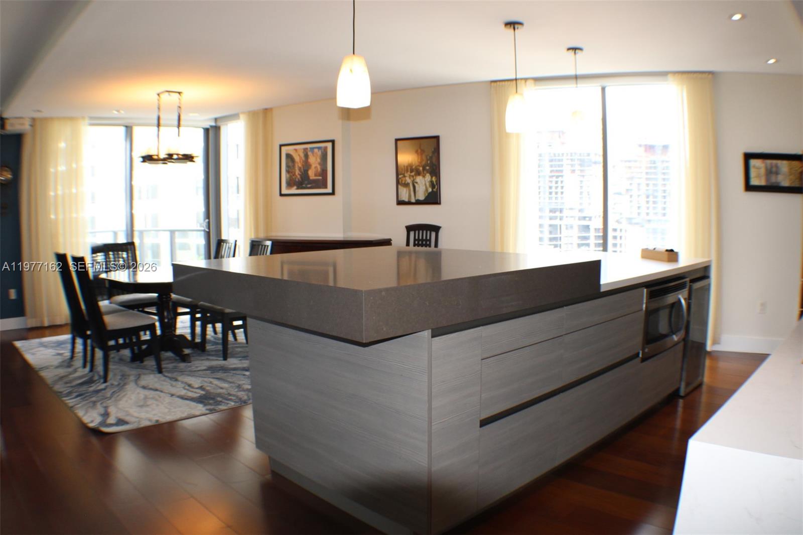 31 SE 6th St #1801, Miami FL 33131