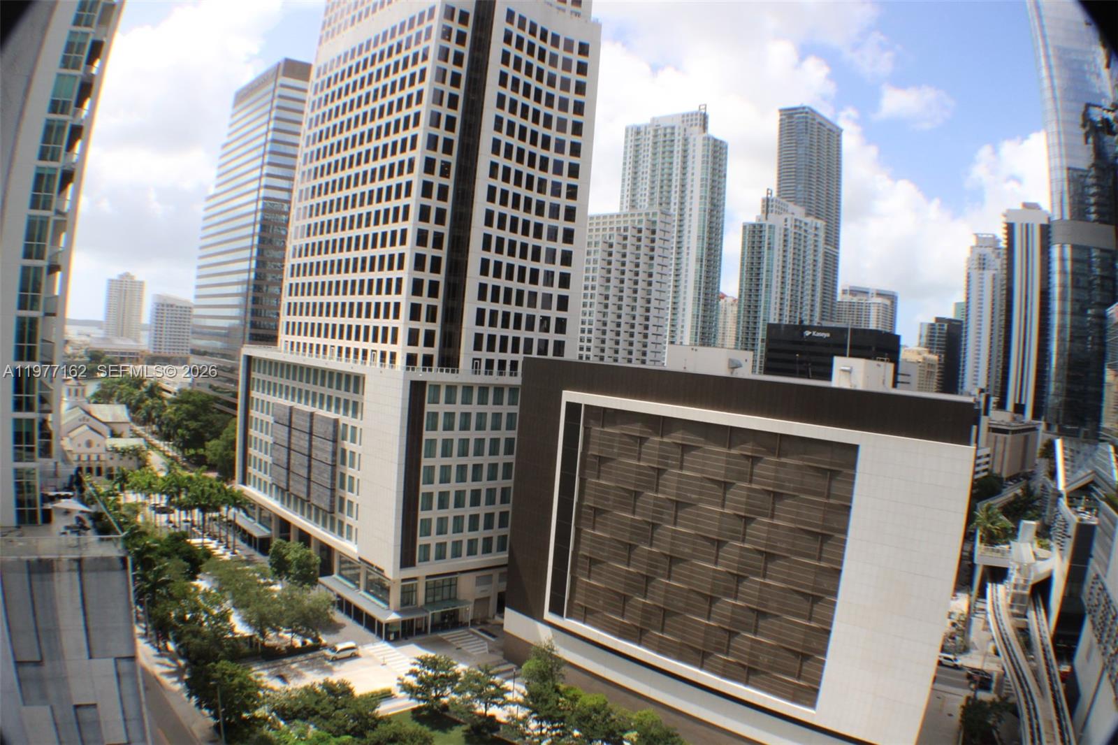 31 SE 6th St #1801, Miami FL 33131