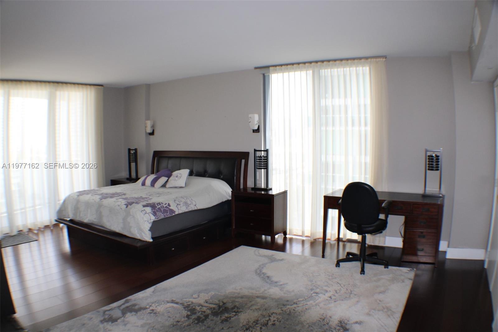 31 SE 6th St #1801, Miami FL 33131