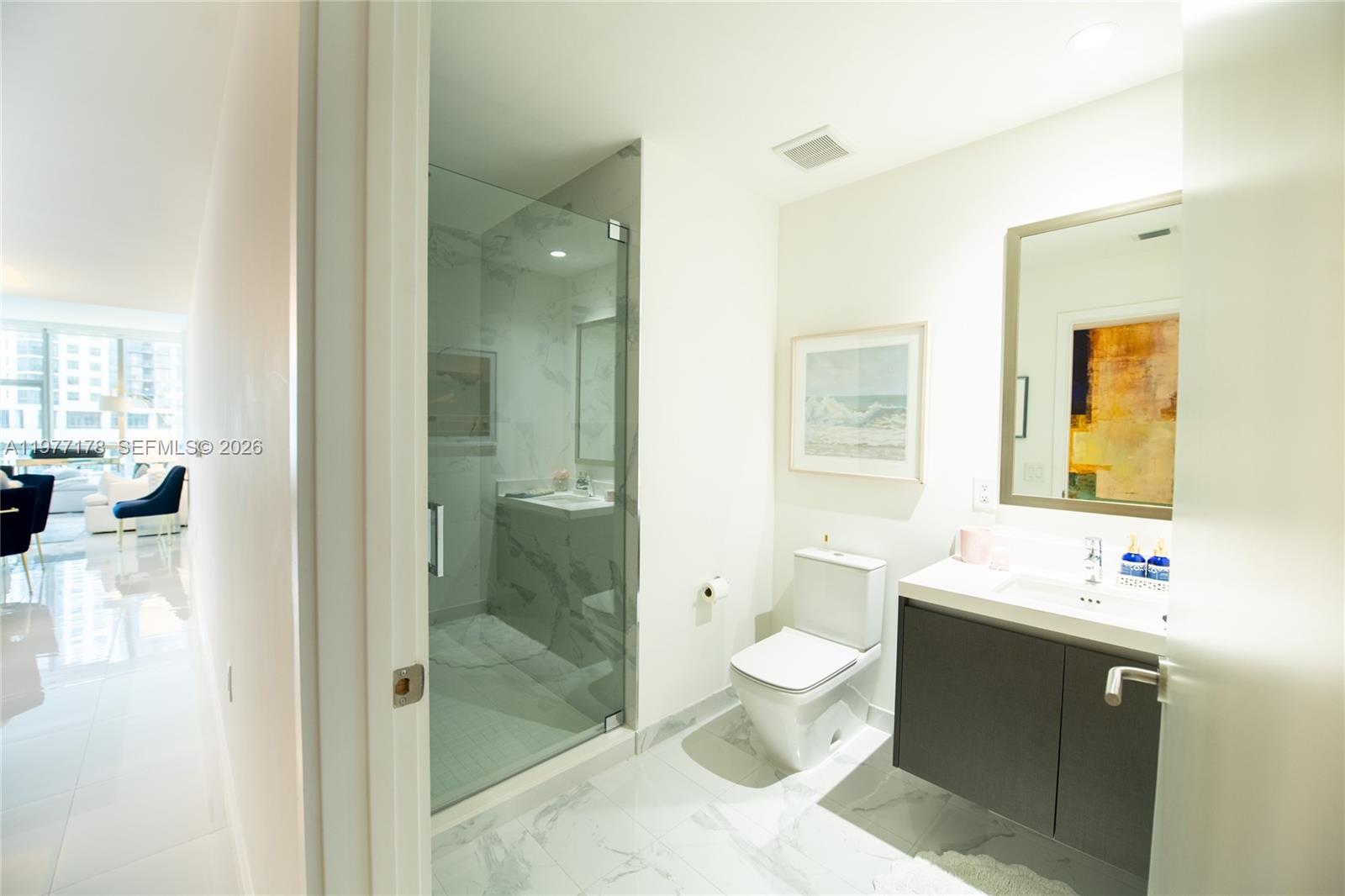 851 NE 1st Ave #811, Miami FL 33132