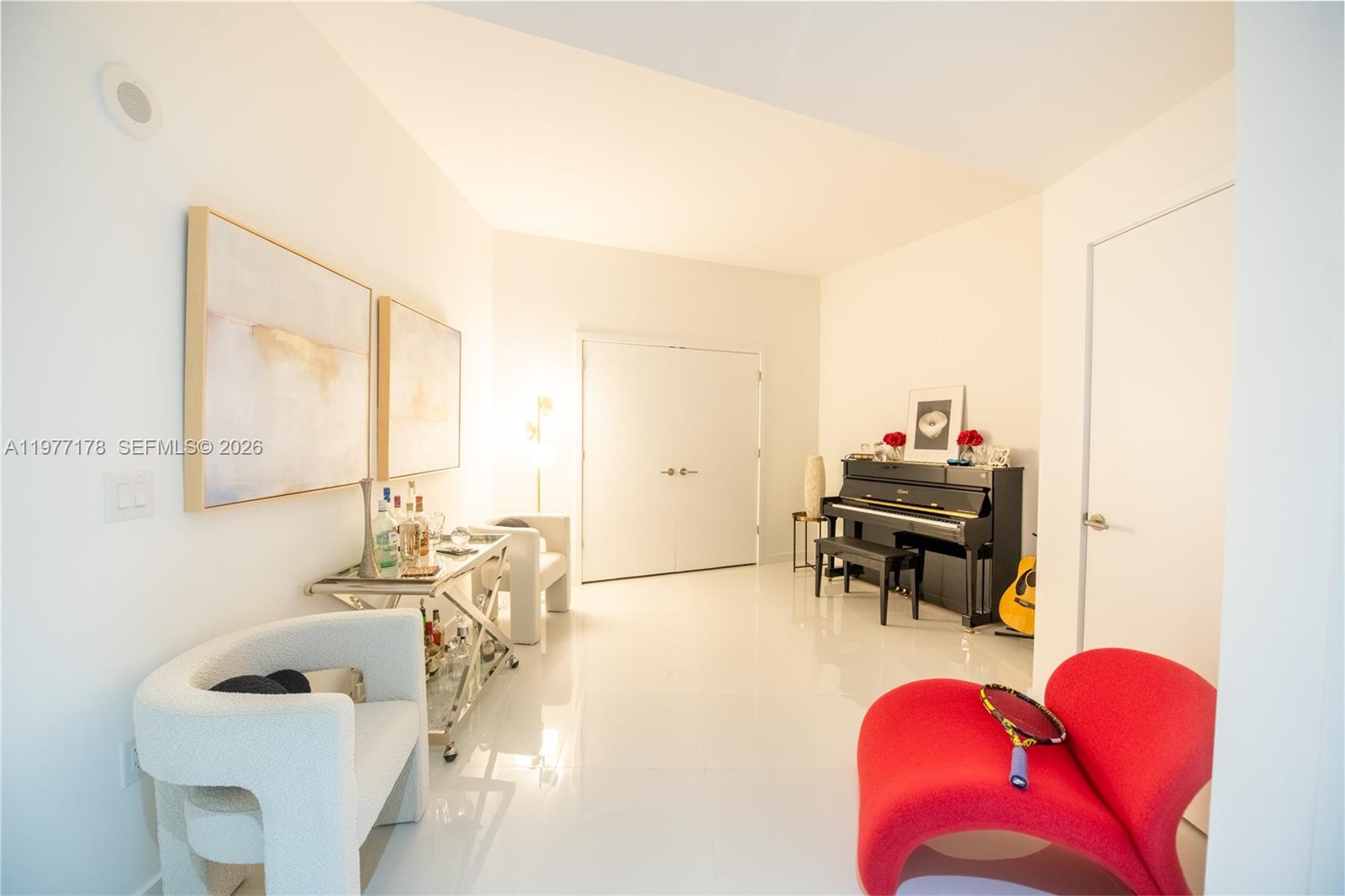 851 NE 1st Ave #811, Miami FL 33132