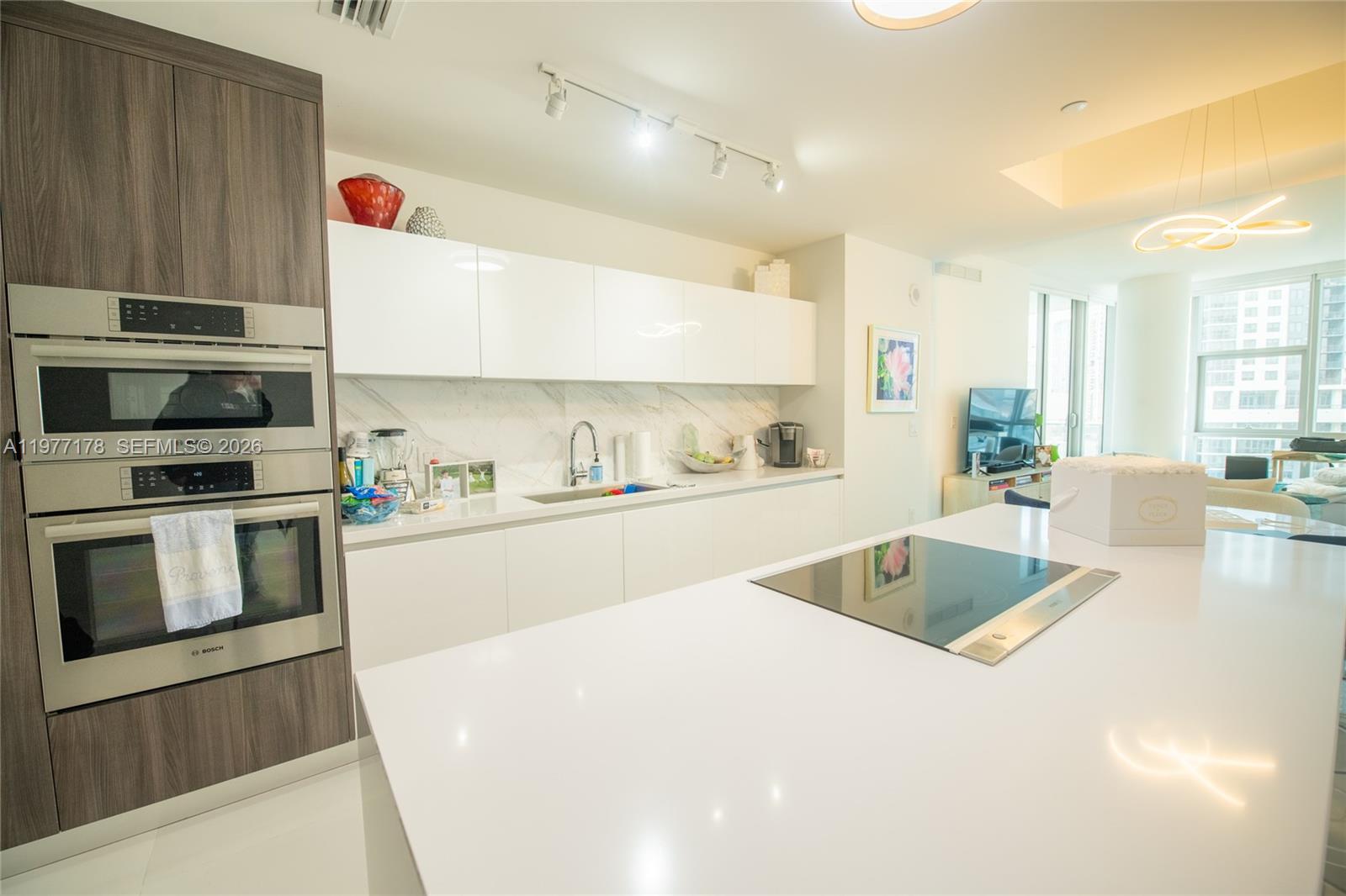 851 NE 1st Ave #811, Miami FL 33132