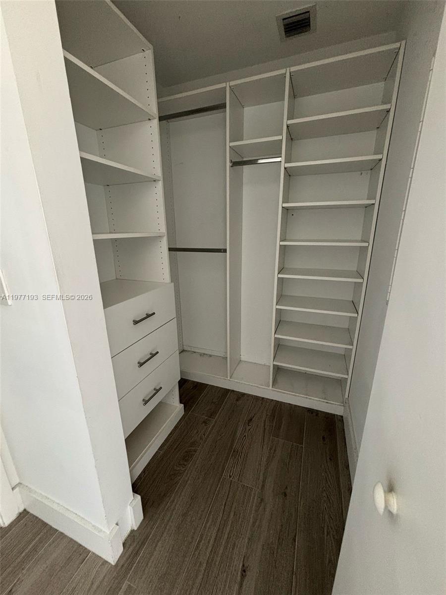 121 NE 34th St #1503, Miami FL 33137