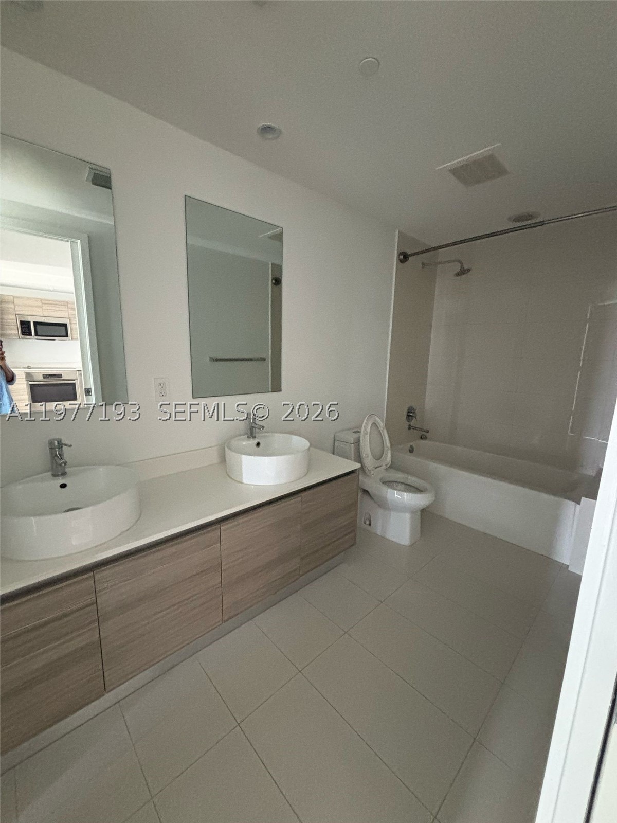 121 NE 34th St #1503, Miami FL 33137