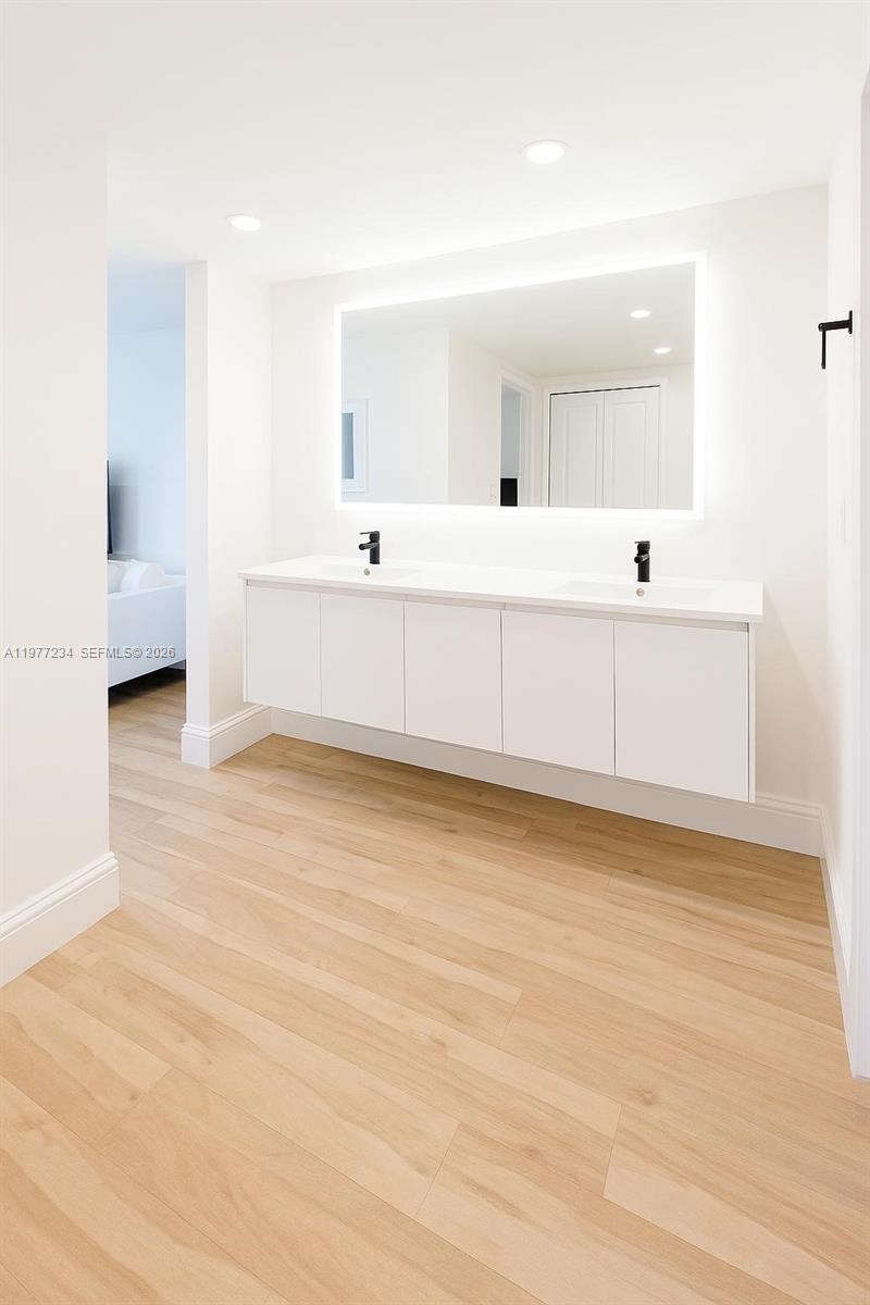199 Ocean Lane Dr #115, Key Biscayne FL 33149
