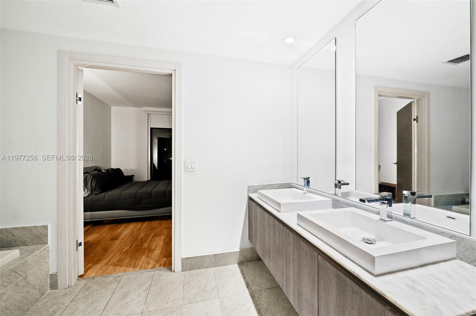 801 S Miami Ave #2705, Miami FL 33130