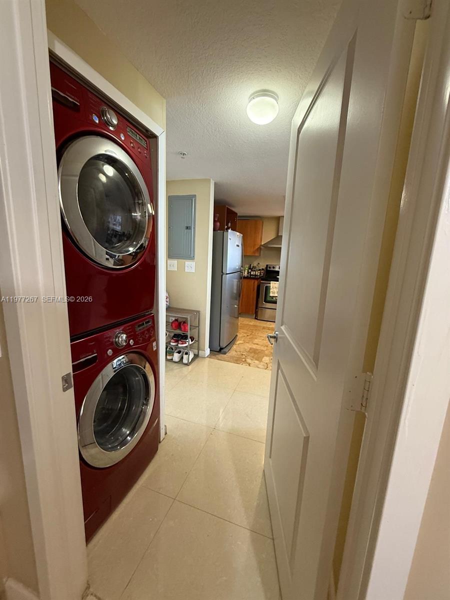 170 SE 14th St #2202, Miami FL 33131