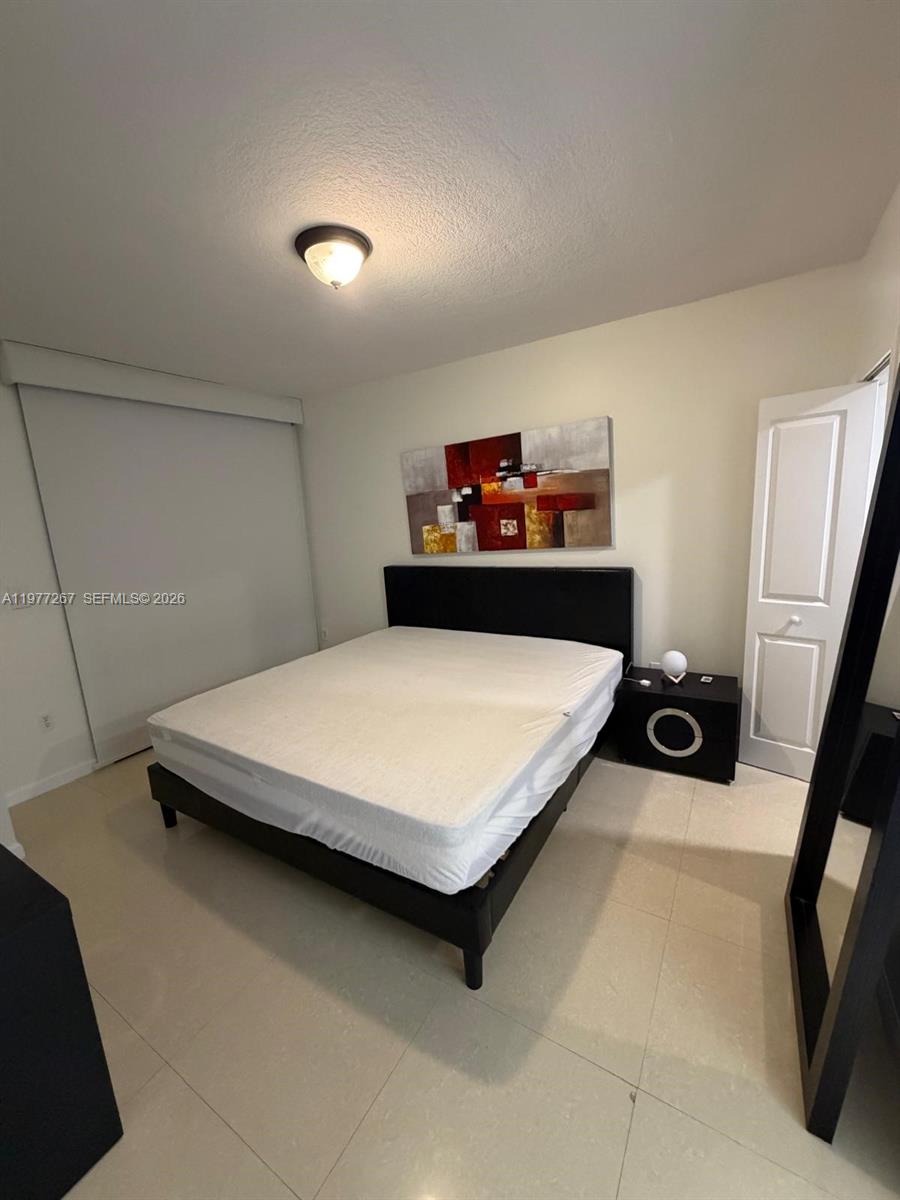 170 SE 14th St #2202, Miami FL 33131