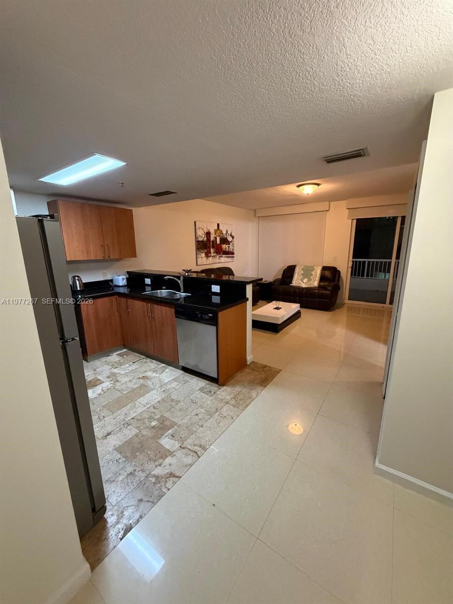170 SE 14th St #2202, Miami FL 33131