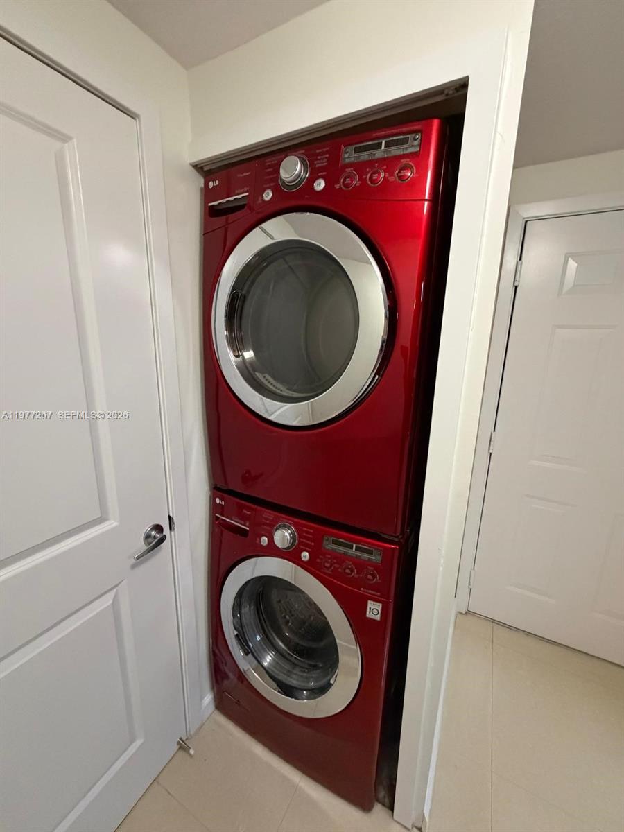 170 SE 14th St #2202, Miami FL 33131