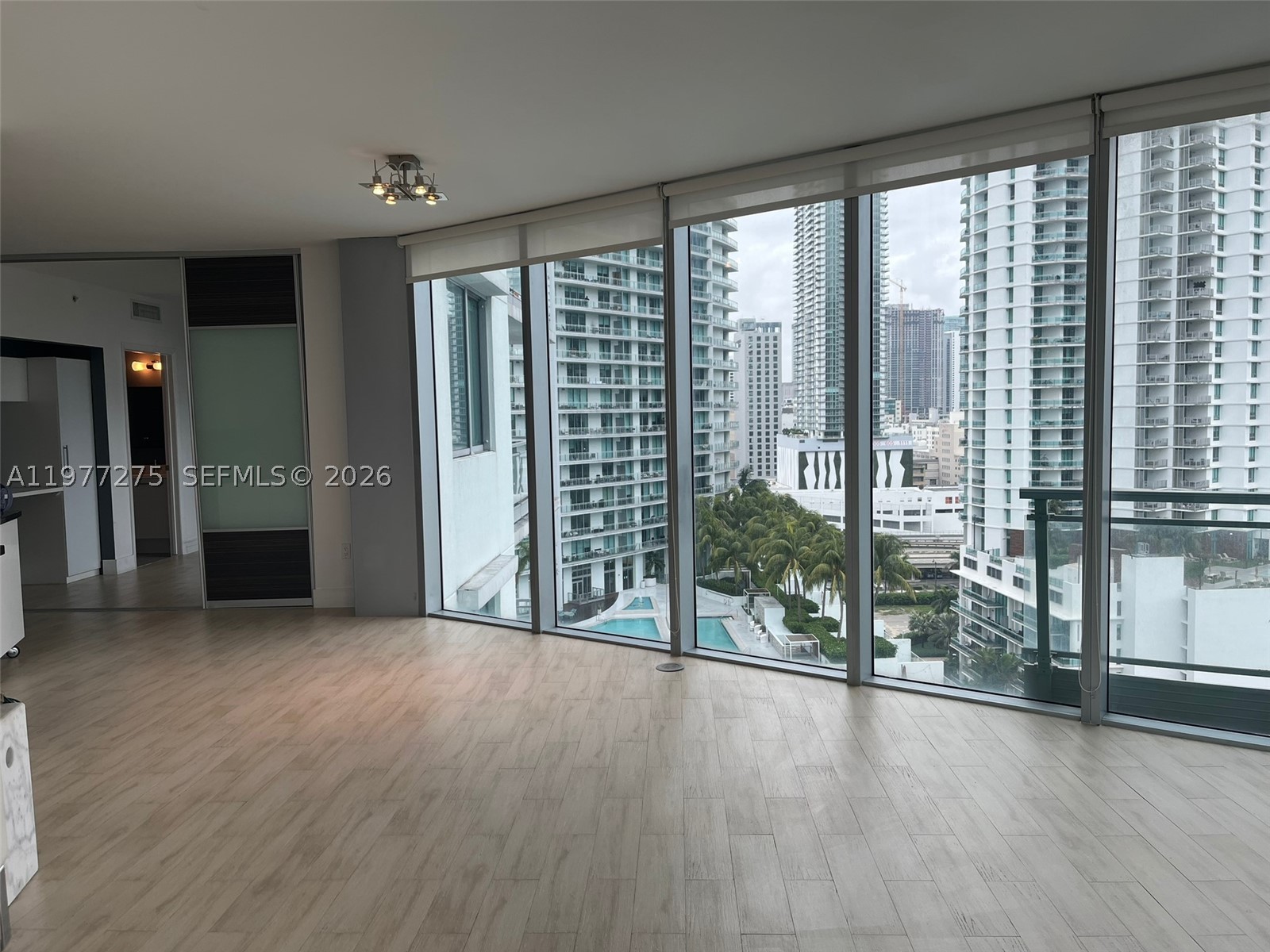 92 SW 3rd St #1801, Miami FL 33130
