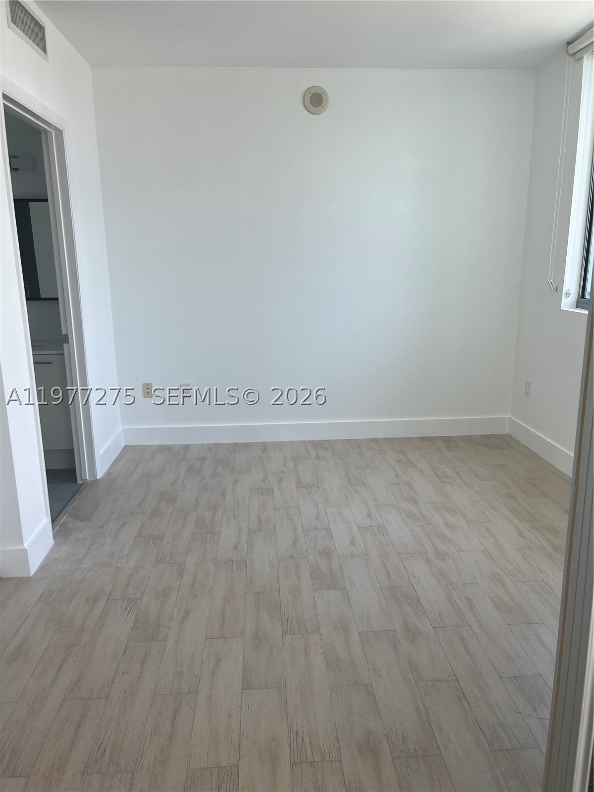 92 SW 3rd St #1801, Miami FL 33130