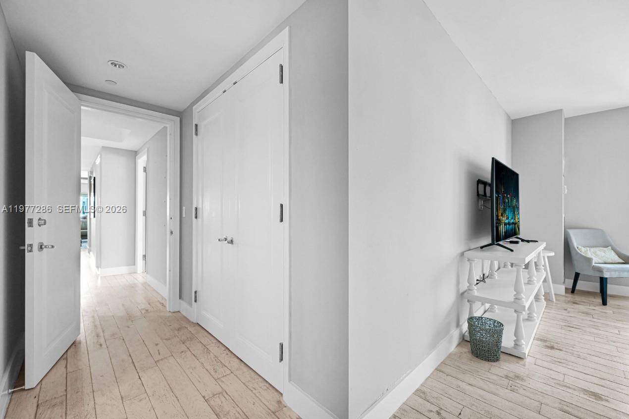 1435 Brickell Ave #3401, Miami FL 33131