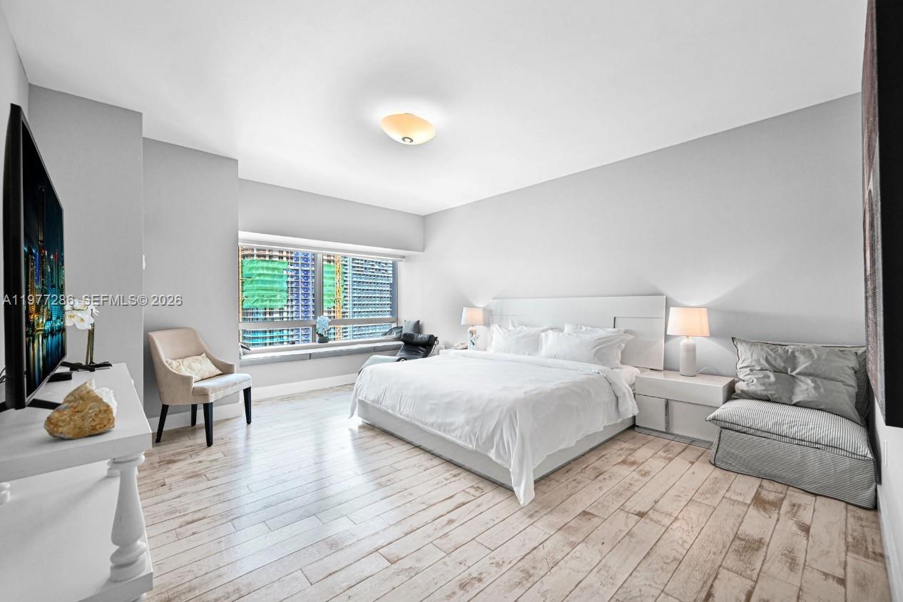 1435 Brickell Ave #3401, Miami FL 33131