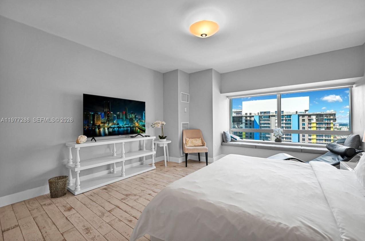 1435 Brickell Ave #3401, Miami FL 33131