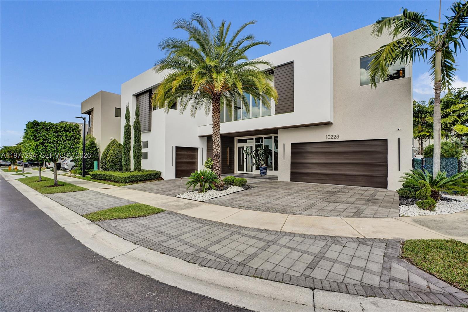 10223 NW 75th Ter, Doral FL 33178