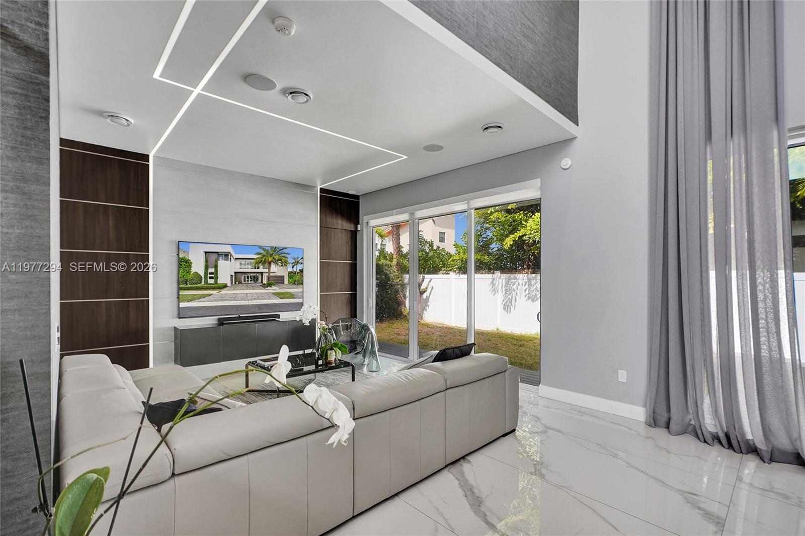 10223 NW 75th Ter, Doral FL 33178
