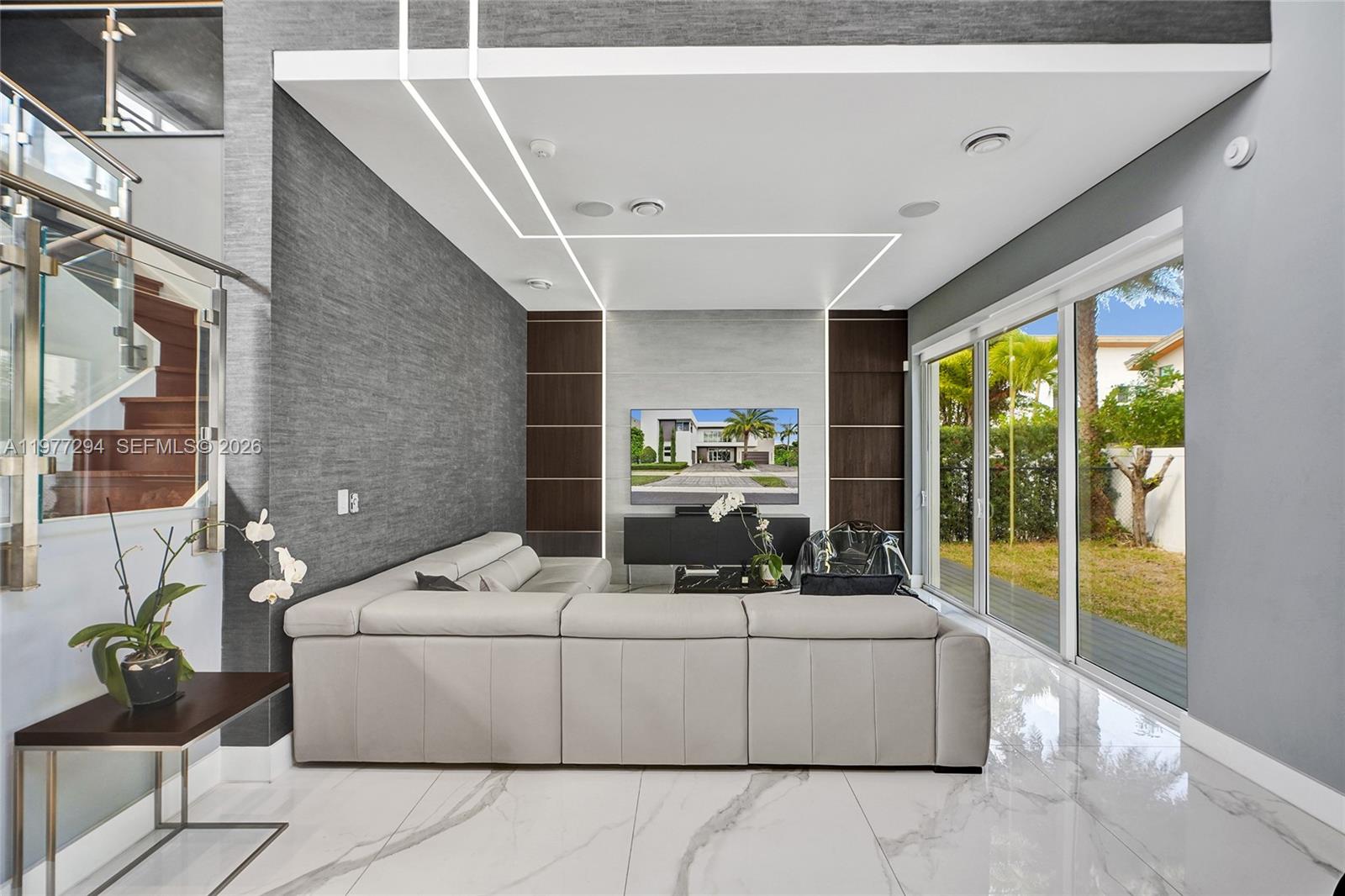 10223 NW 75th Ter, Doral FL 33178