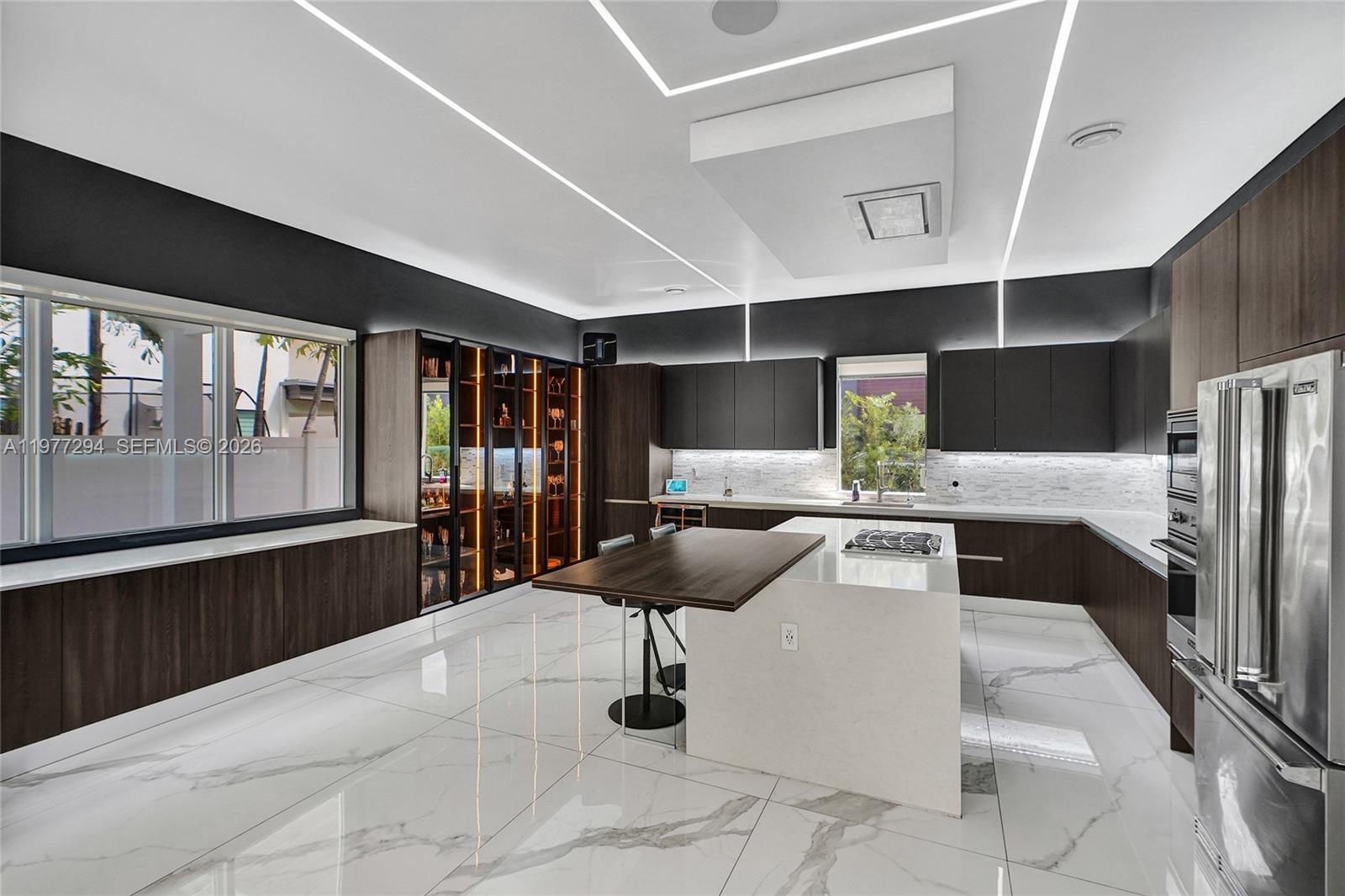 10223 NW 75th Ter, Doral FL 33178