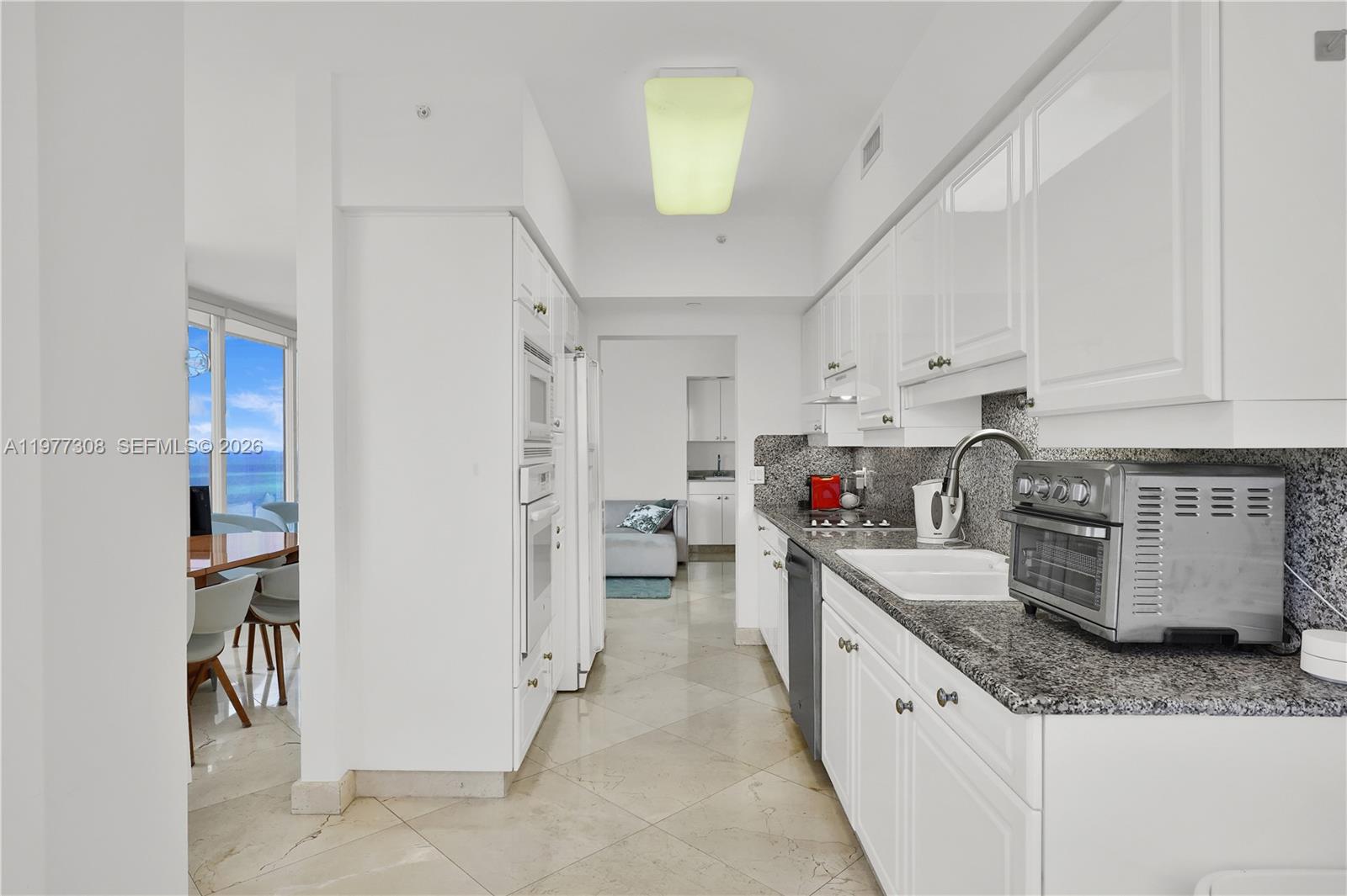 4779 Collins Ave #1007, Miami Beach FL 33140