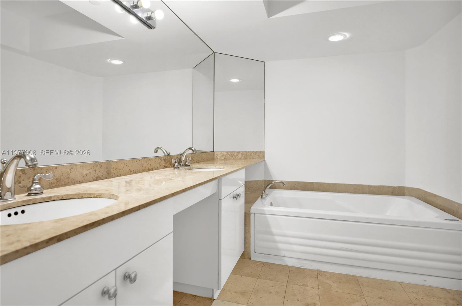 4779 Collins Ave #1007, Miami Beach FL 33140