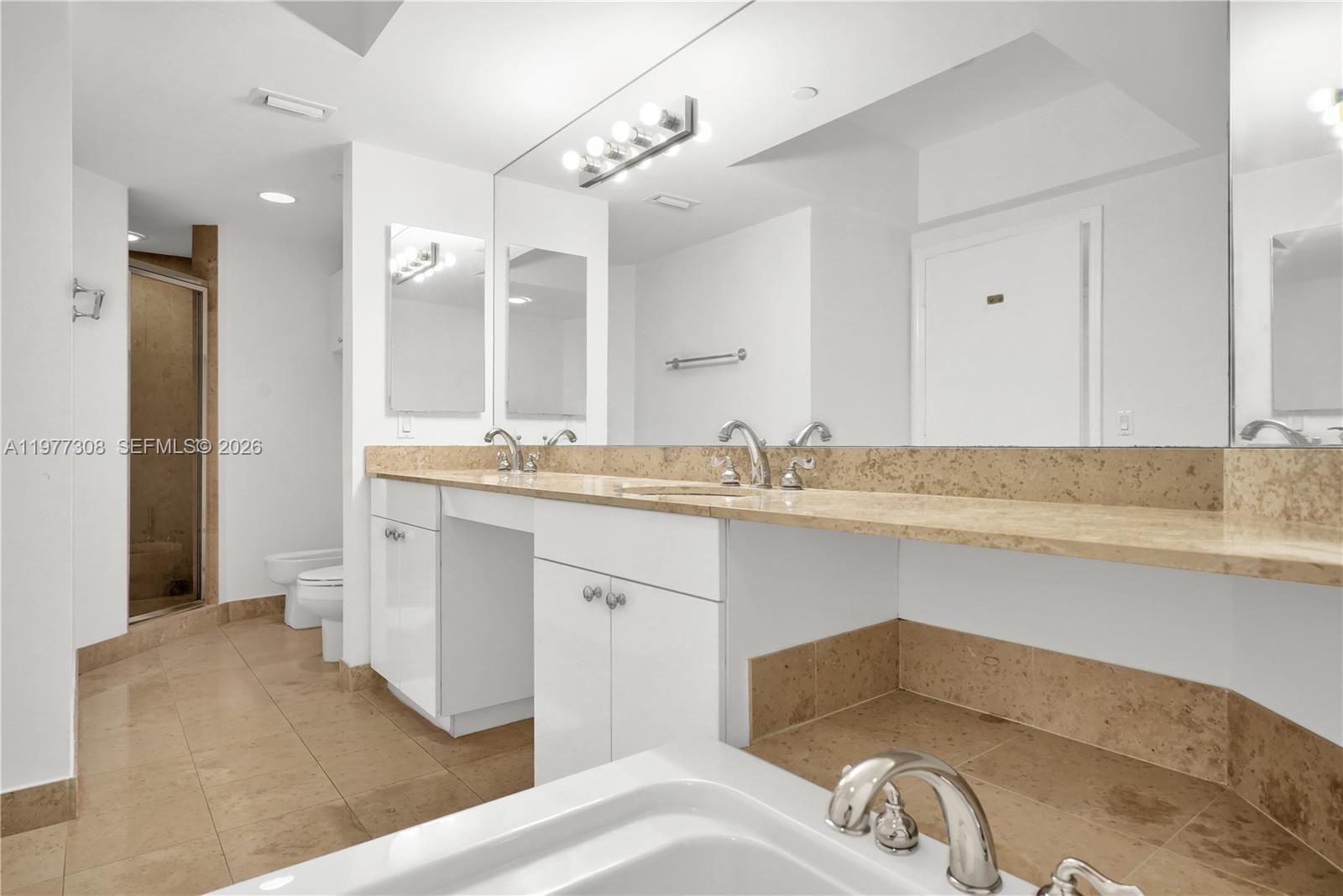 4779 Collins Ave #1007, Miami Beach FL 33140