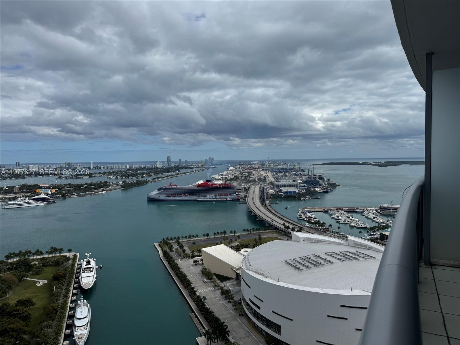 888 Biscayne Blvd #4011, Miami FL 33132