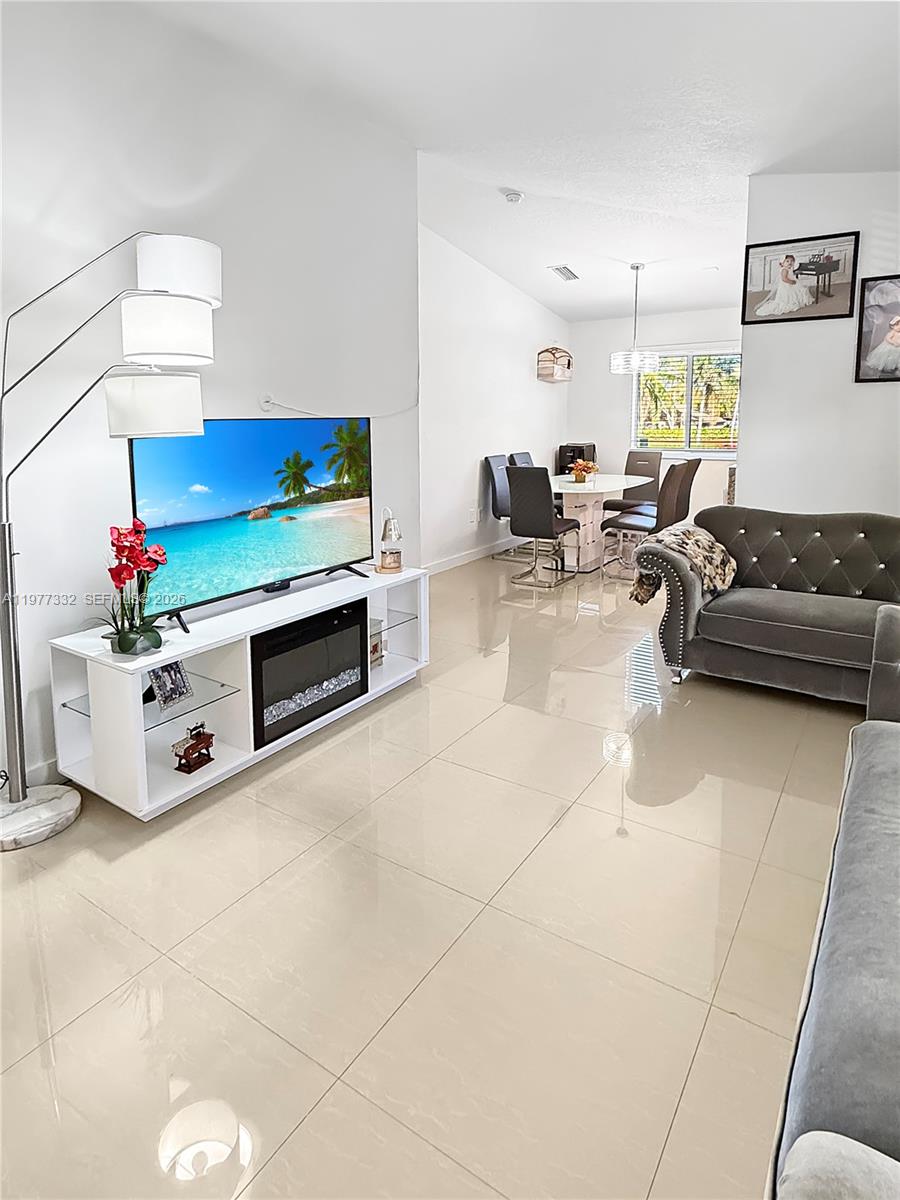 945 NE 34th Ave #204, Homestead FL 33033