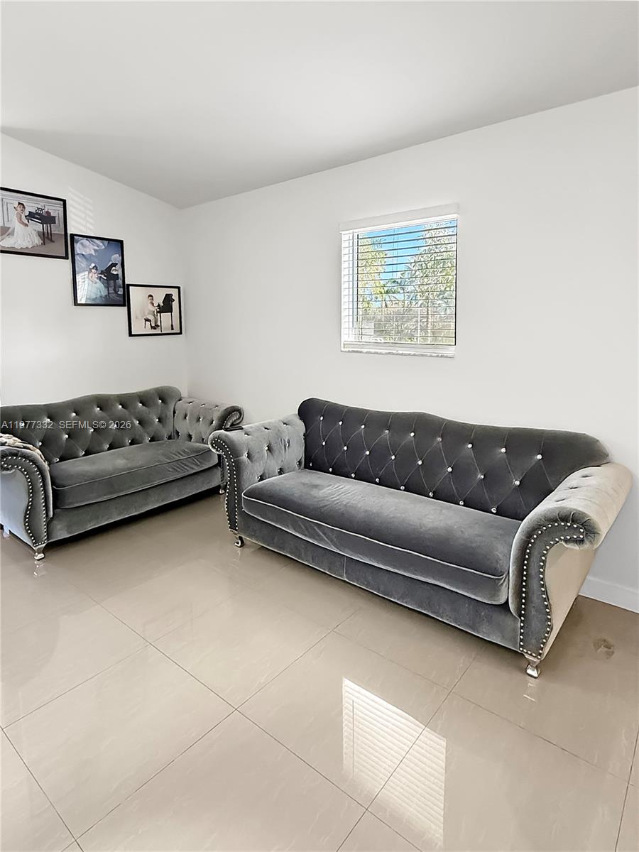 945 NE 34th Ave #204, Homestead FL 33033
