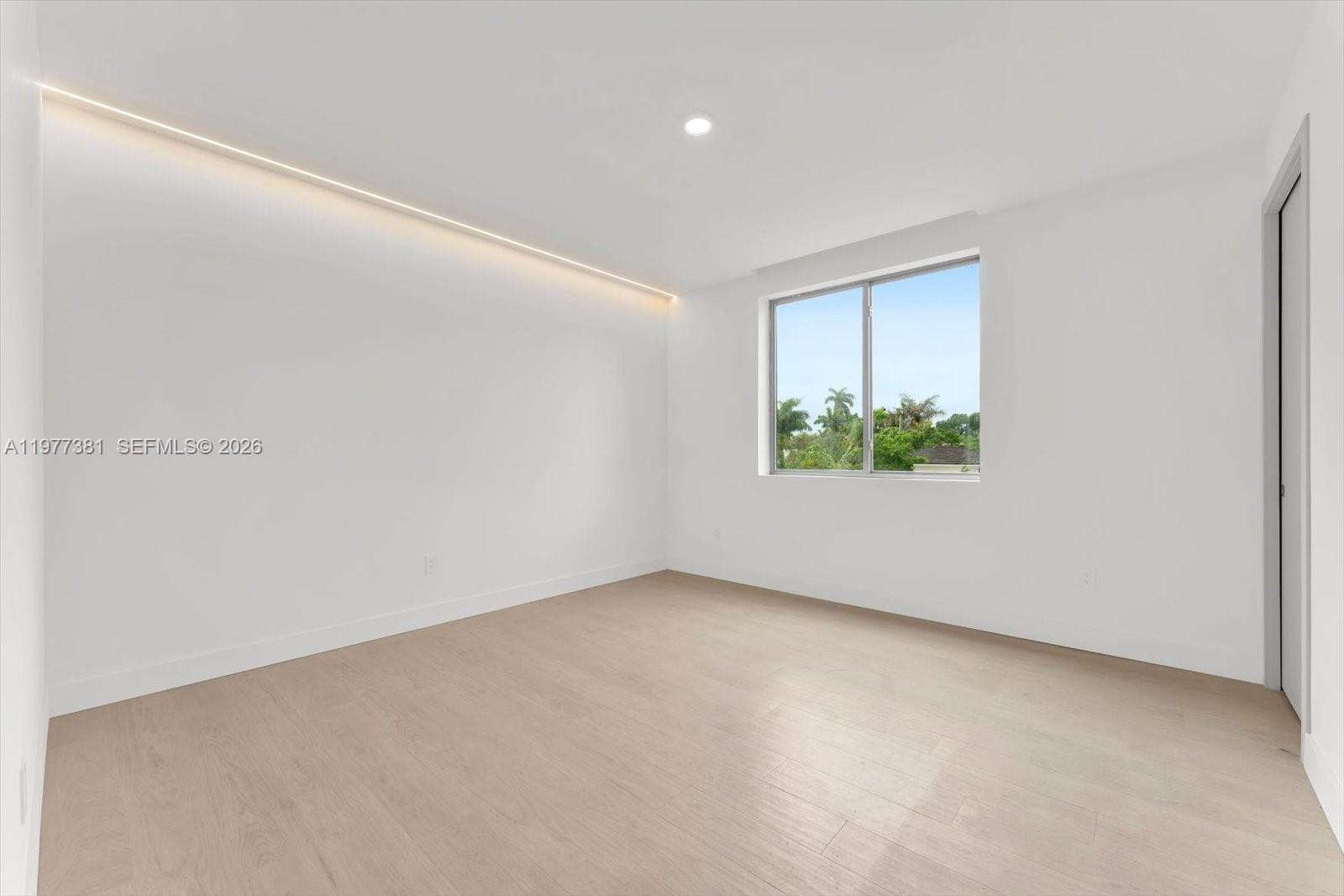 7701 Coquina Dr, North Bay Village FL 33141