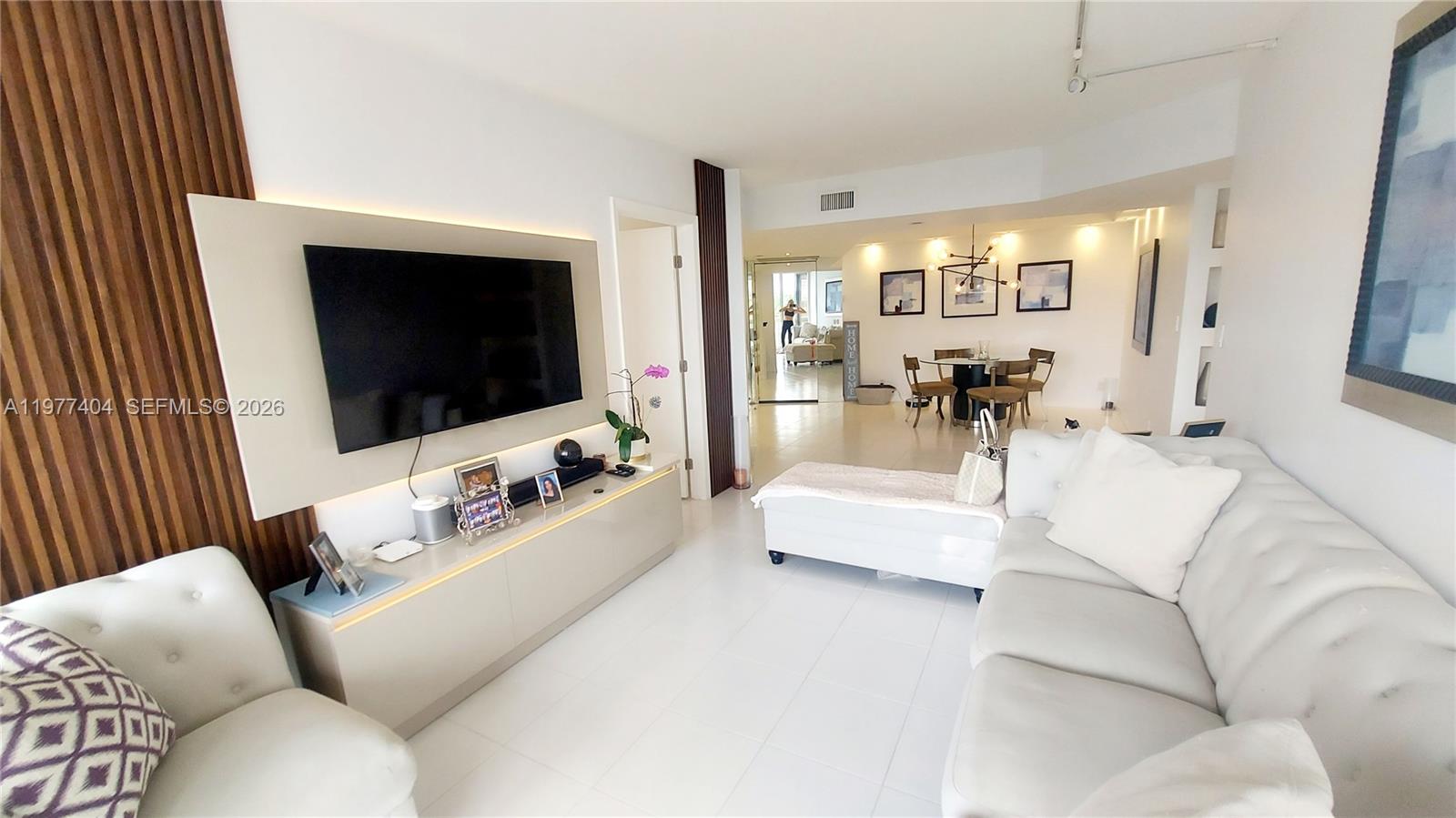 1000 W Island Blvd #508, Aventura FL 33160