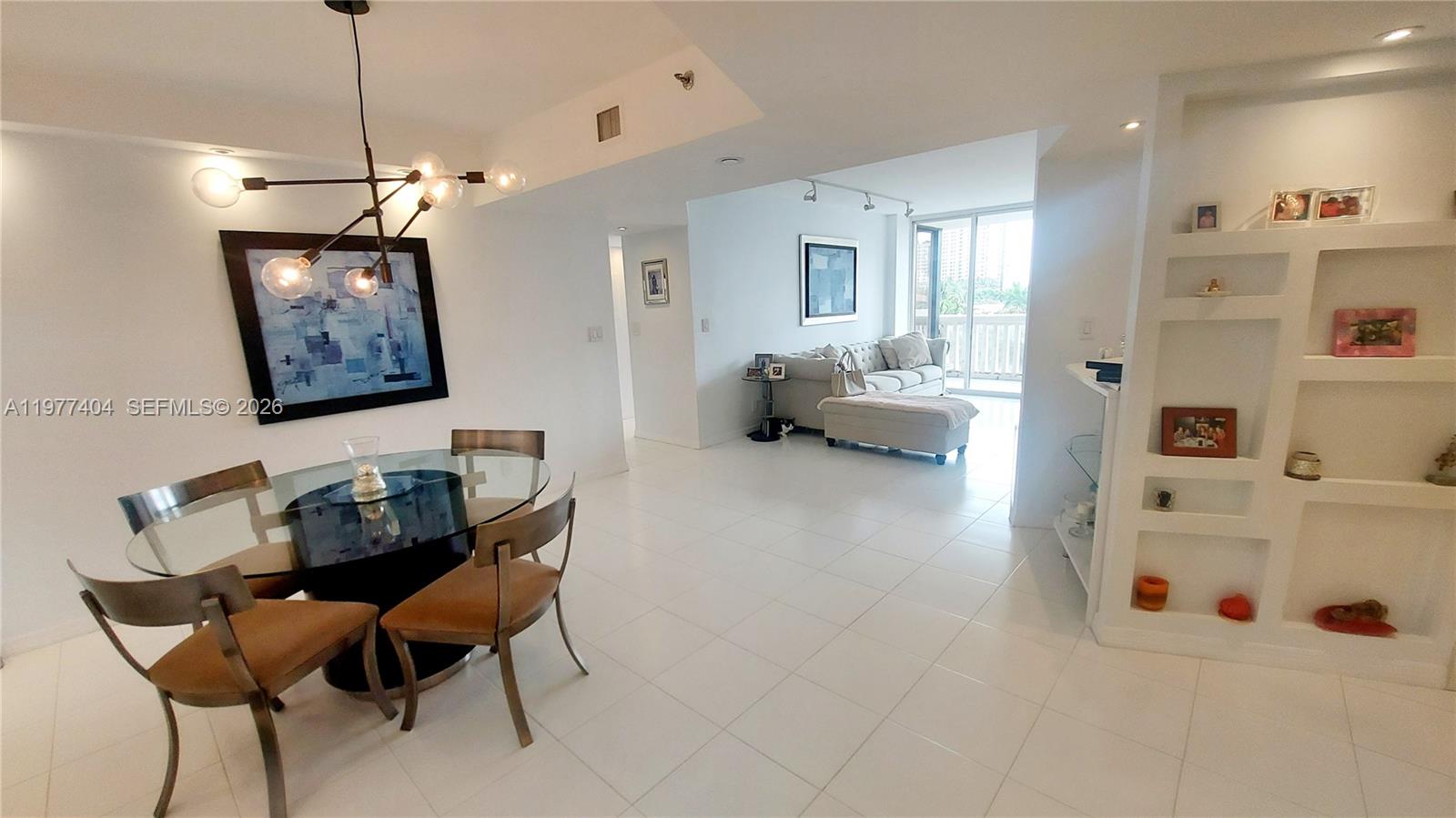 1000 W Island Blvd #508, Aventura FL 33160