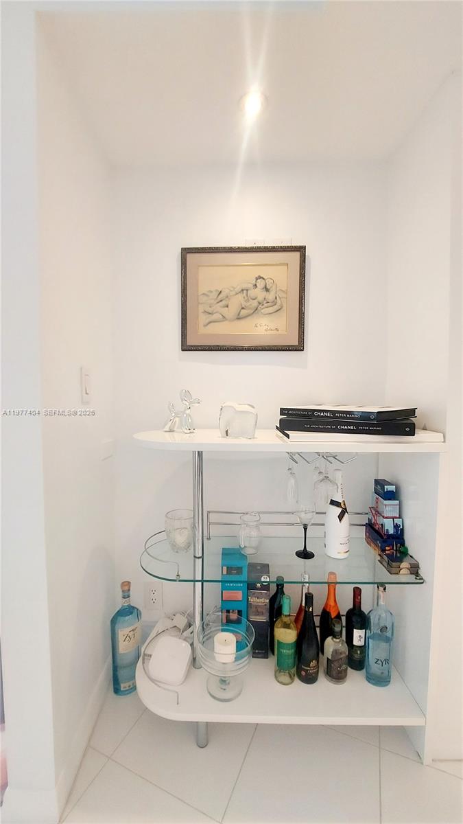 1000 W Island Blvd #508, Aventura FL 33160