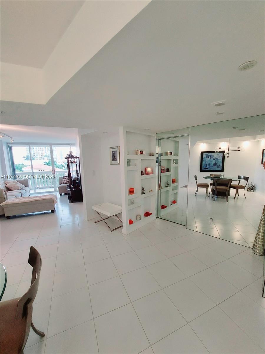 1000 W Island Blvd #508, Aventura FL 33160
