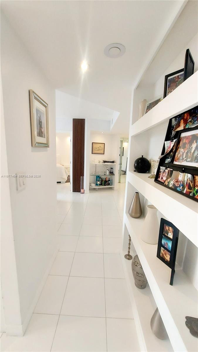 1000 W Island Blvd #508, Aventura FL 33160