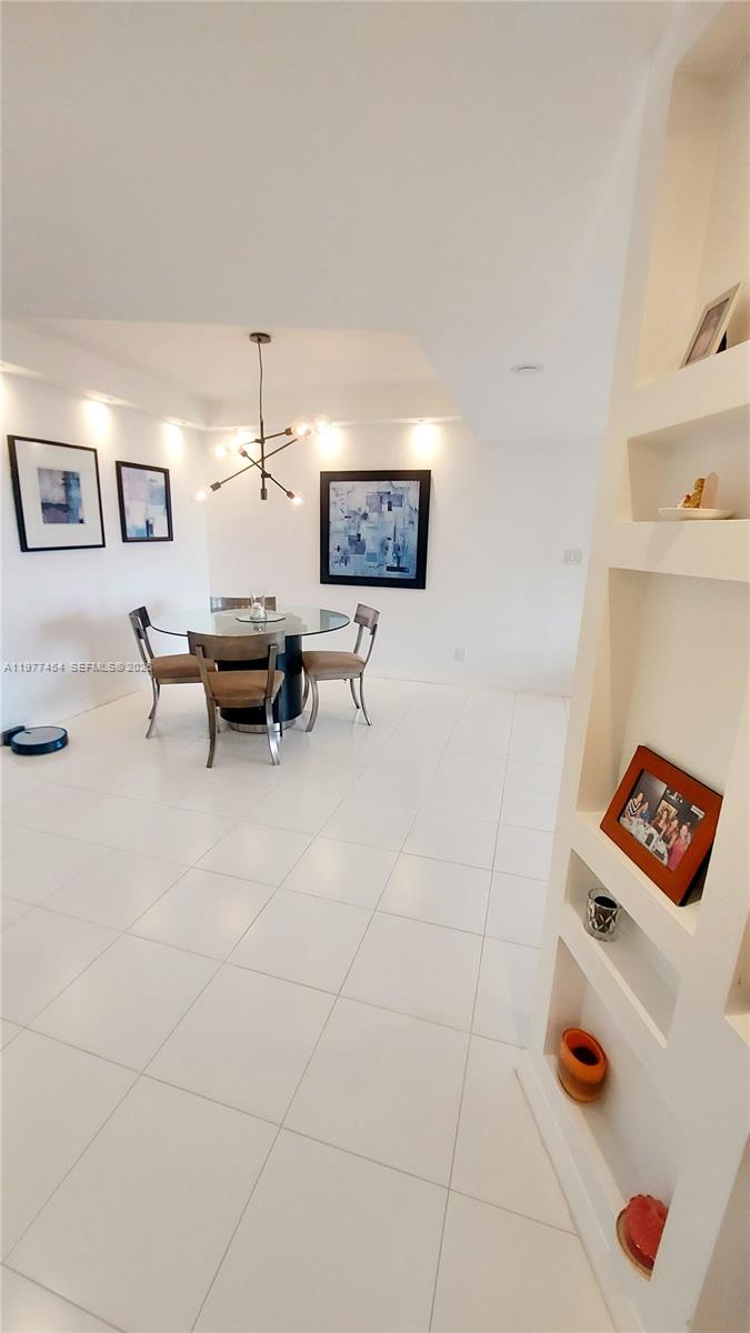 1000 W Island Blvd #508, Aventura FL 33160
