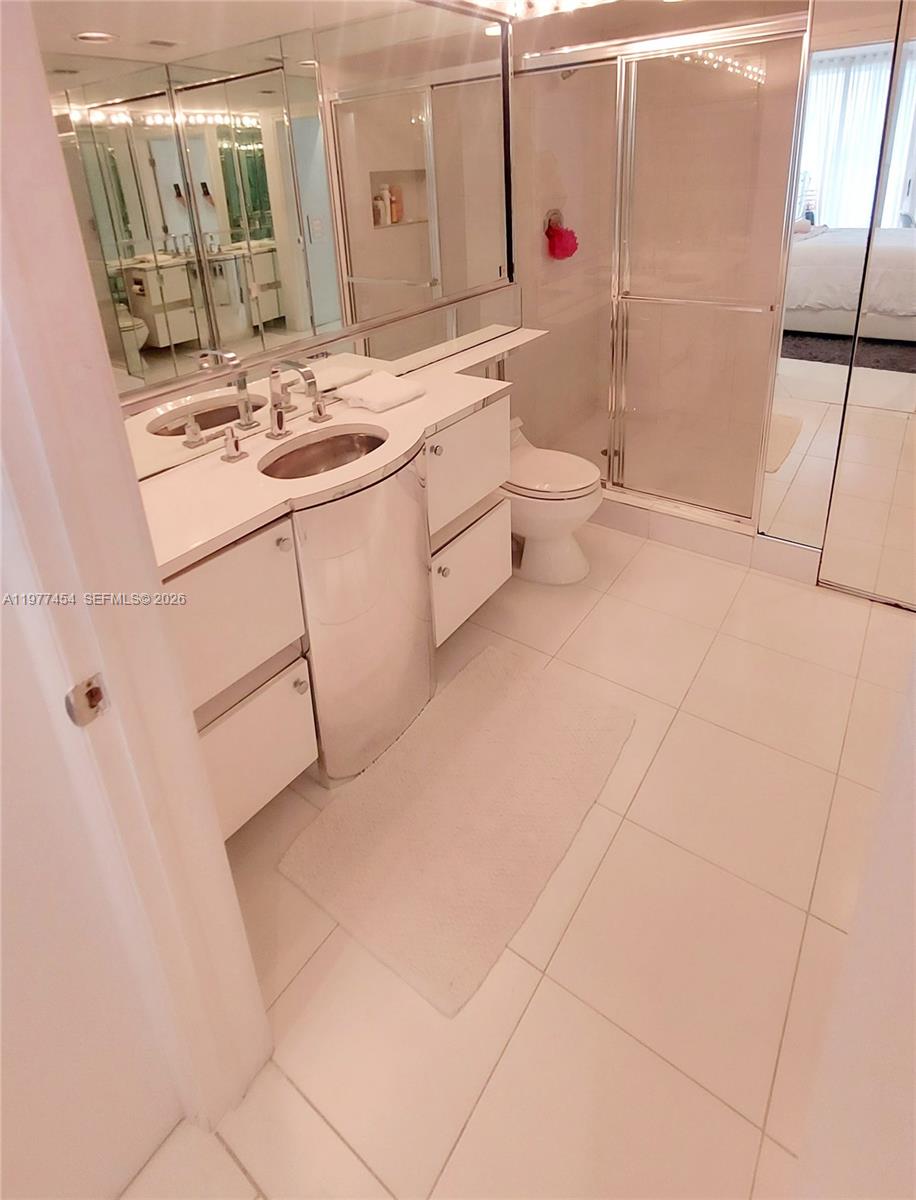 1000 W Island Blvd #508, Aventura FL 33160