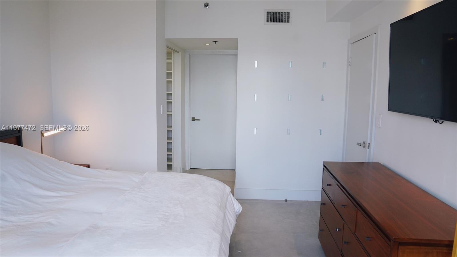 540 Brickell Key Dr #1711, Miami FL 33131