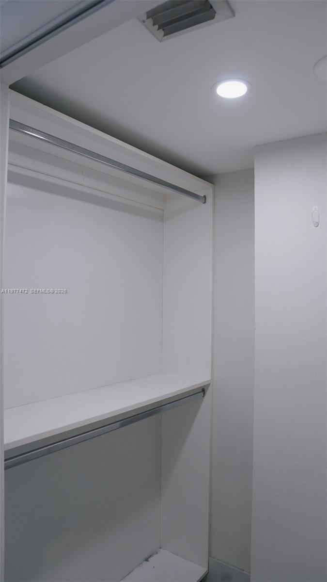 540 Brickell Key Dr #1711, Miami FL 33131