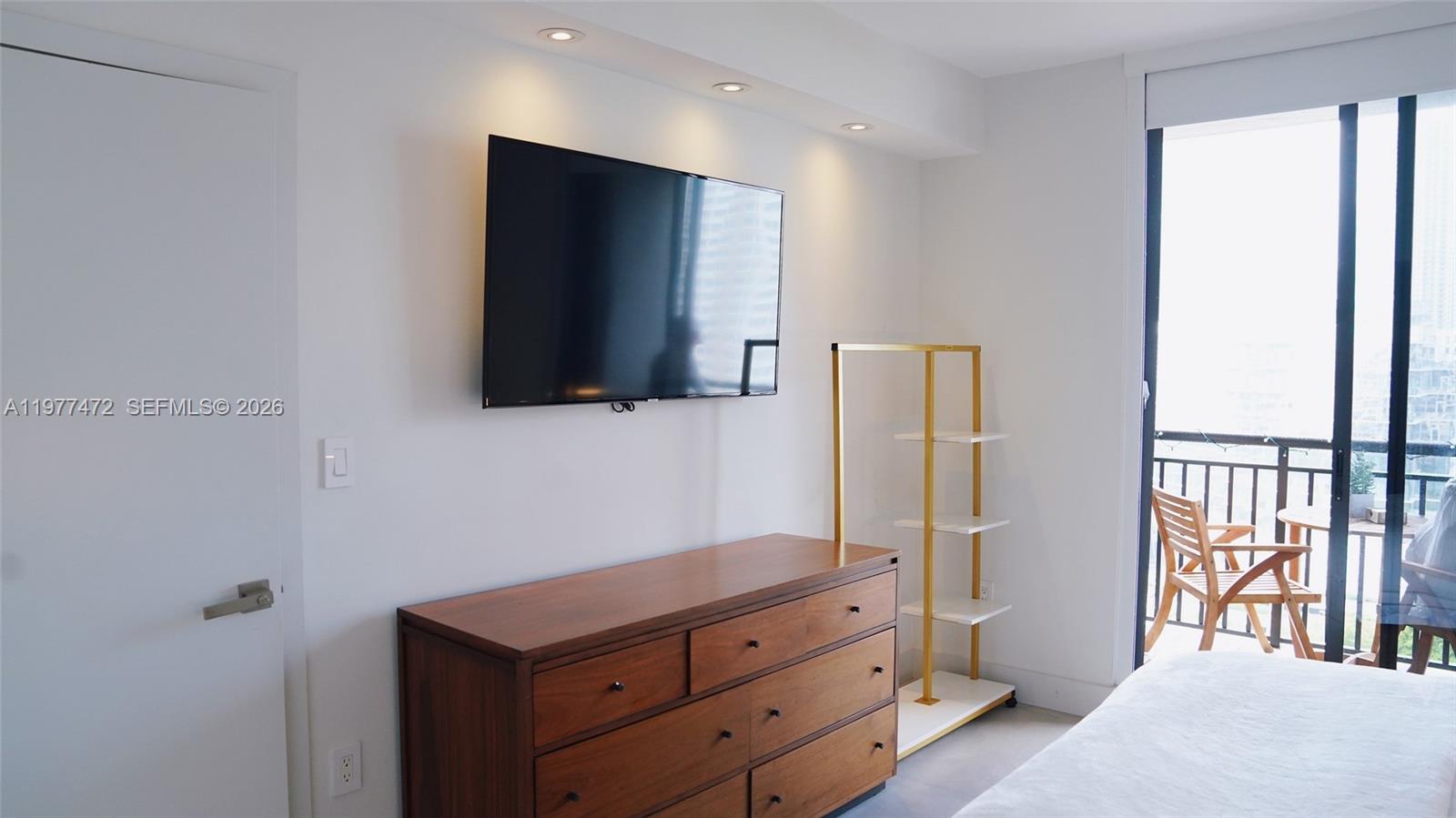 540 Brickell Key Dr #1711, Miami FL 33131