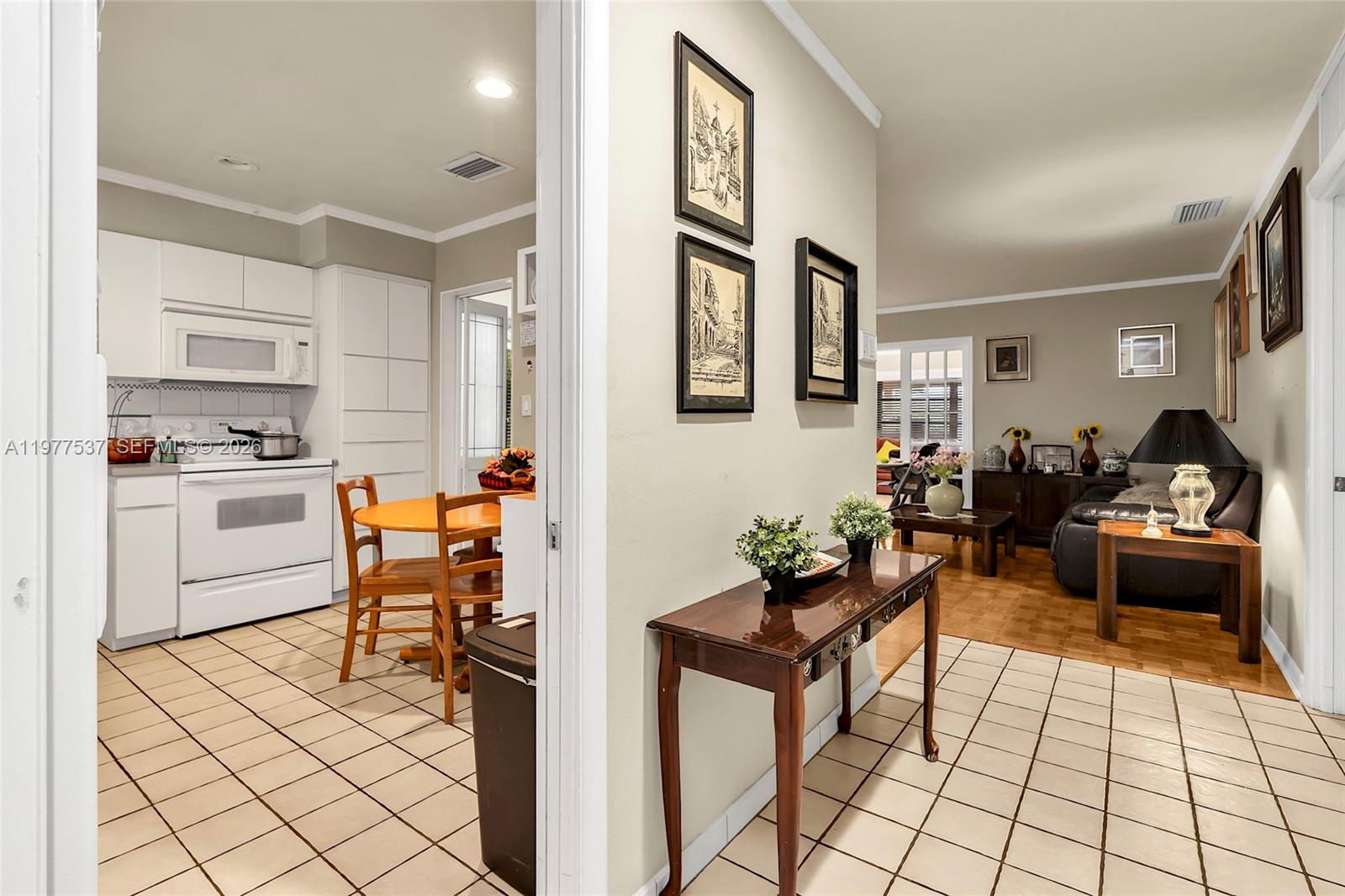 9011 SW 18th Ter, Miami FL 33165