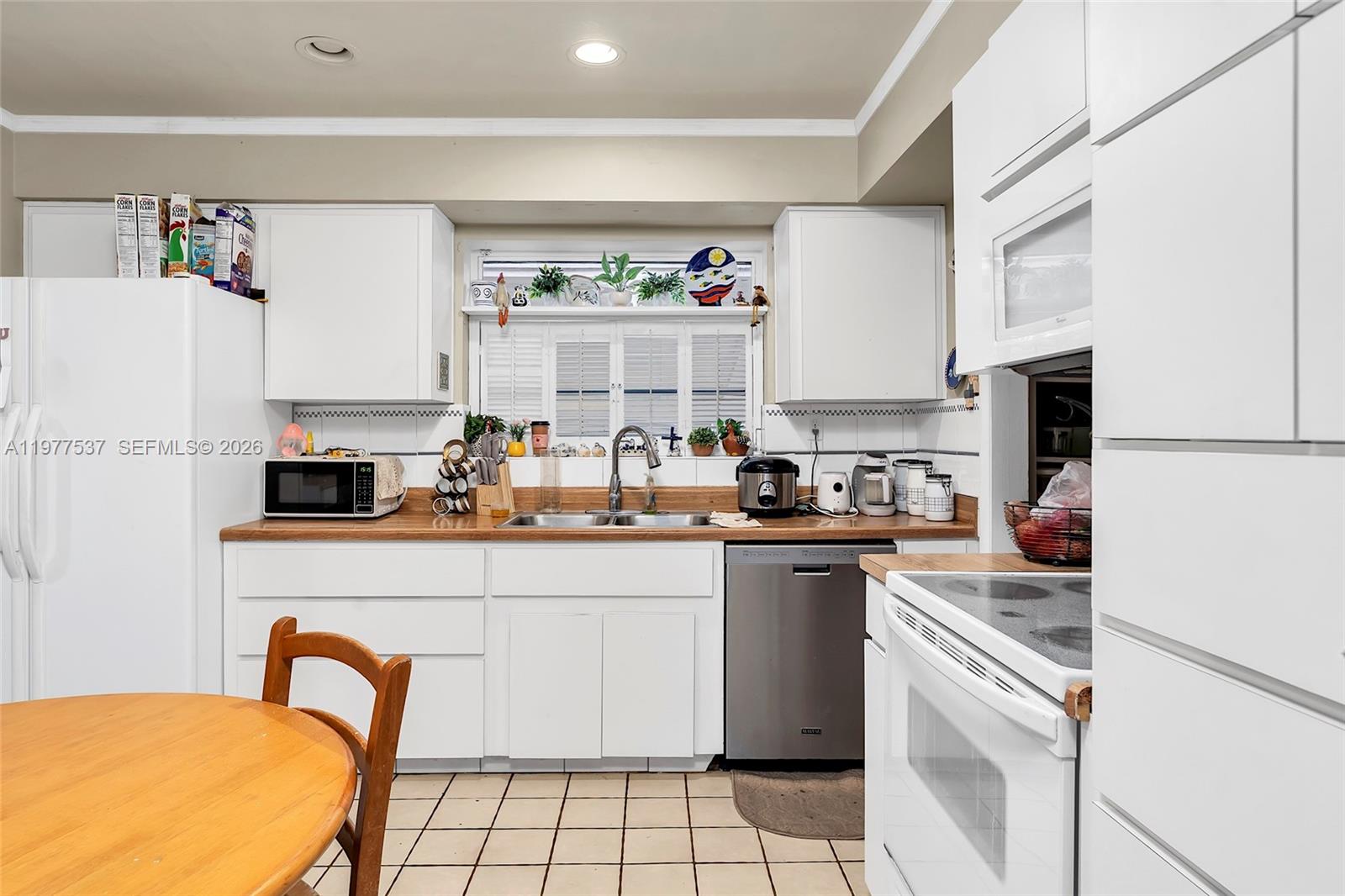 9011 SW 18th Ter, Miami FL 33165