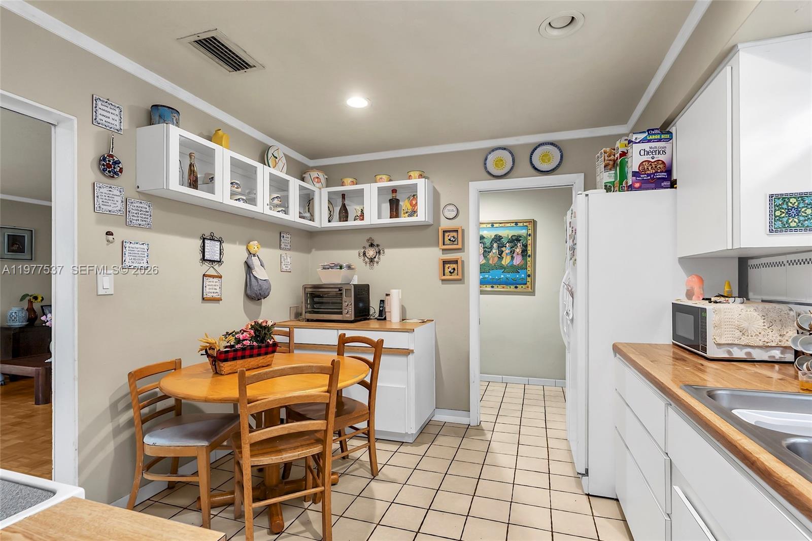 9011 SW 18th Ter, Miami FL 33165
