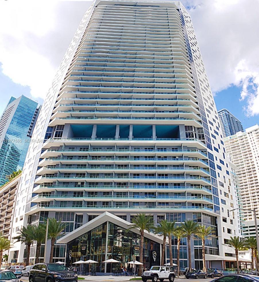 1300 Brickell Bay Dr #2512, Miami FL 33131